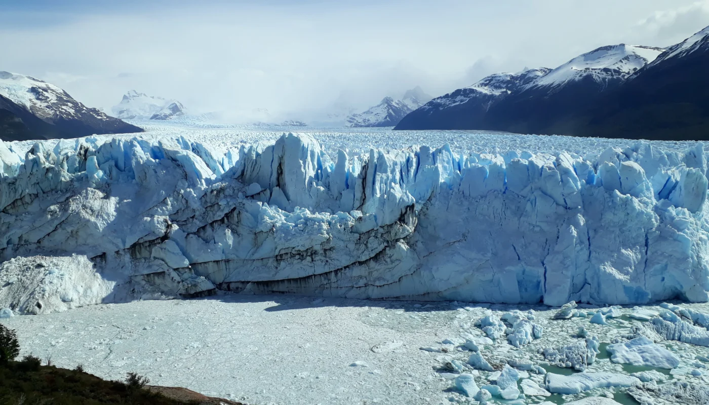 https://www.pexels.com/photo/view-of-a-glacier-12787086/