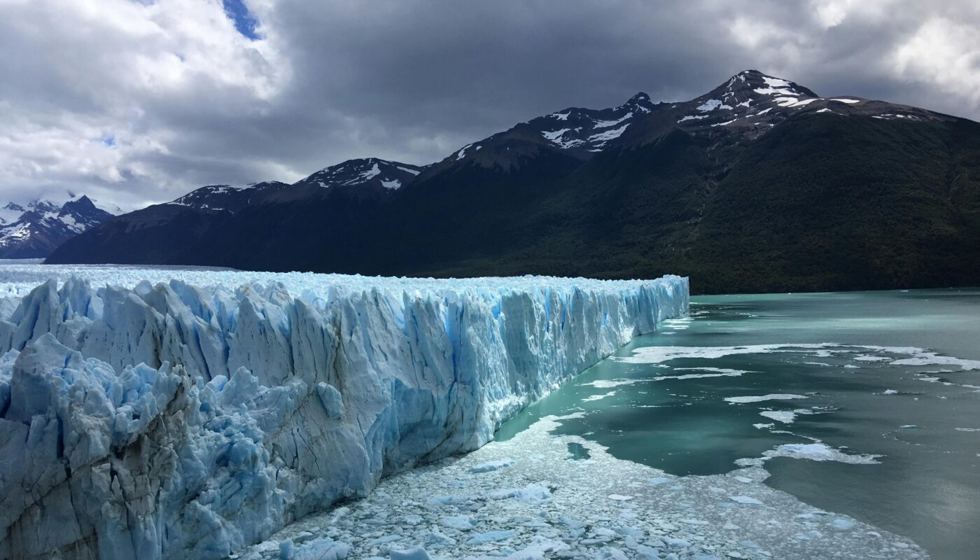 https://www.pexels.com/photo/perito-moreno-glacier-in-argentina-8494258/