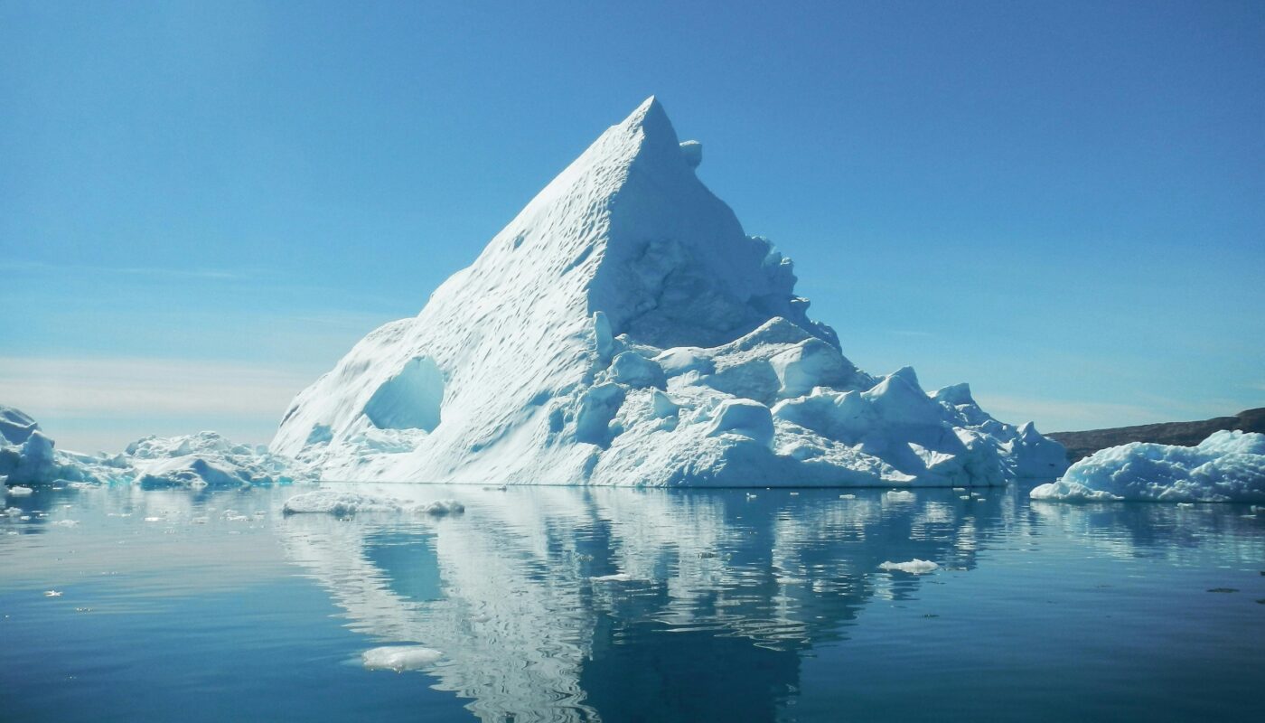 https://www.pexels.com/photo/iceberg-2574997/