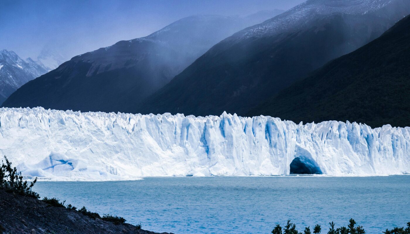 https://www.pexels.com/photo/perito-moreno-glacier-in-argentina-4042391/