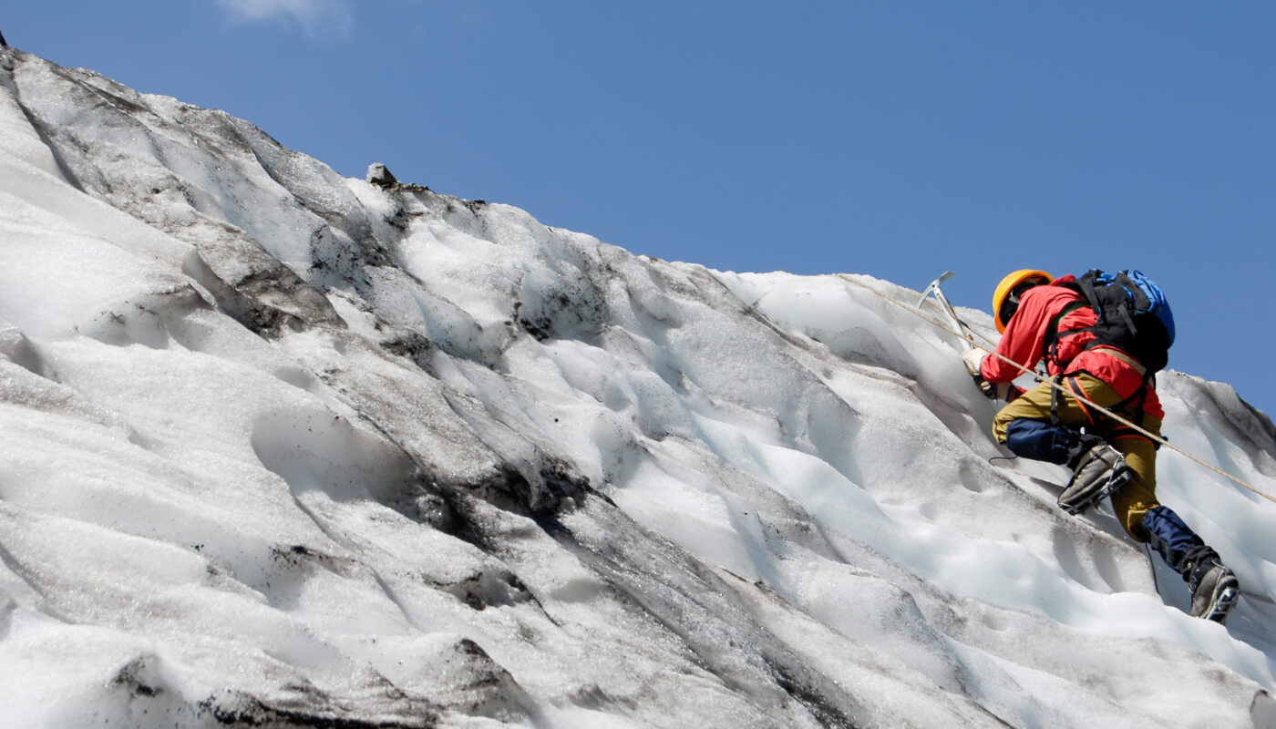 https://www.magnific.com/free-photo/ascending-mountaineer_1154335.htm#fromView=search&page=2&position=1&uuid=db0c252c-0a78-4ca6-83b0-f1b62b50eee6&query=What+Is+a+Hanging+Glacier%3F+And+Why+They+Can+Be+Dangerous