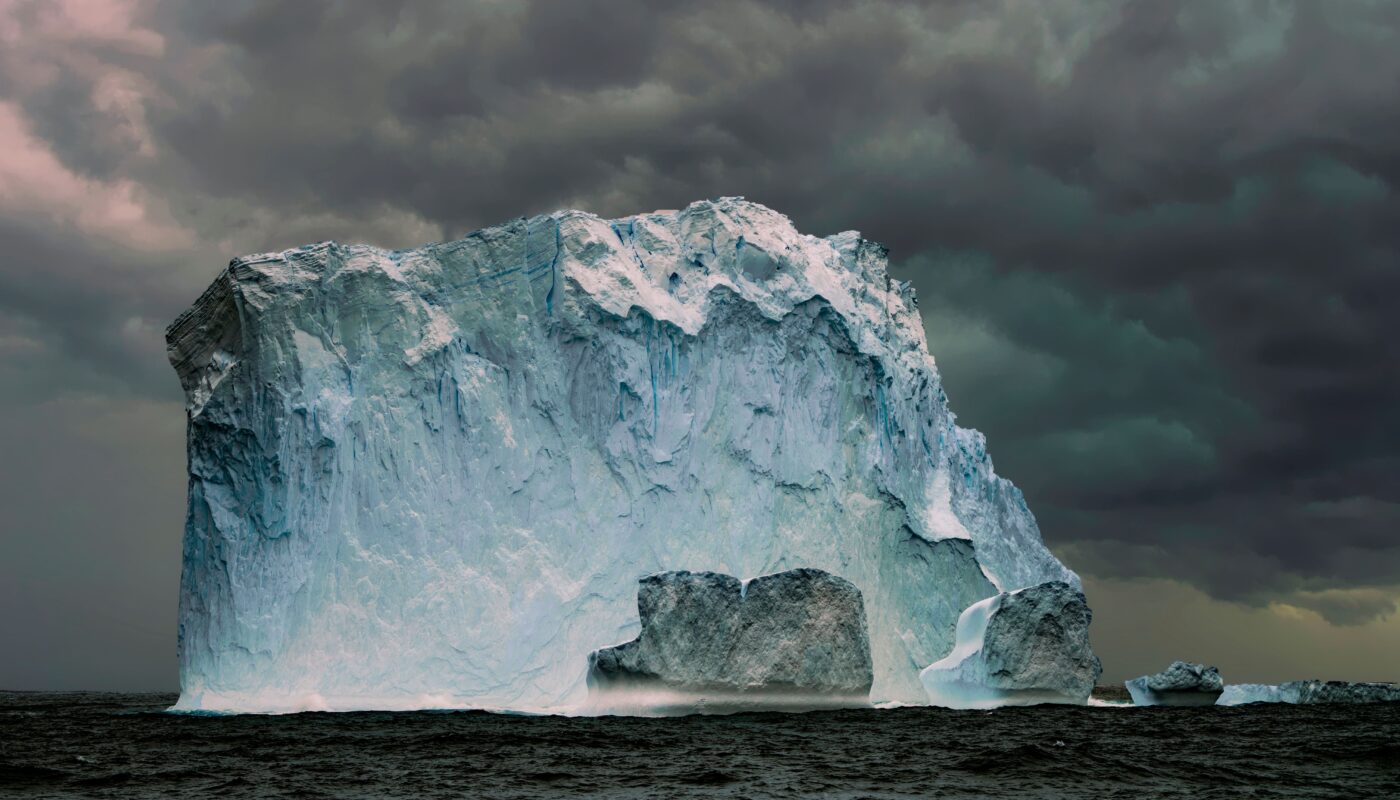 https://www.pexels.com/photo/icebreg-in-sea-under-storm-cloud-4759281/
