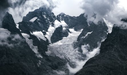 https://www.pexels.com/photo/frozen-heart-if-you-like-my-work-consider-supporting-me-at-https-www-patreon-com-marekpiwnicki-19536555/