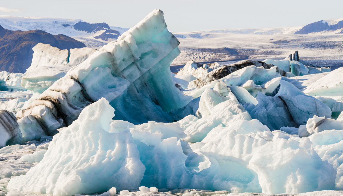 https://www.magnific.com/free-photo/icebergs-floating-jokulsarlon-glacier-lagoon-iceland_11811779.htm#fromView=search&page=1&position=18&uuid=b9068a9b-1e5a-4d23-b5e1-aada9dc6359f&track=ais_hybrid&query=What+Is+a+%E2%80%9CDead+Glacier%E2%80%9D%3F