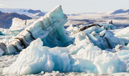 https://www.magnific.com/free-photo/icebergs-floating-jokulsarlon-glacier-lagoon-iceland_11811779.htm#fromView=search&page=1&position=18&uuid=b9068a9b-1e5a-4d23-b5e1-aada9dc6359f&track=ais_hybrid&query=What+Is+a+%E2%80%9CDead+Glacier%E2%80%9D%3F