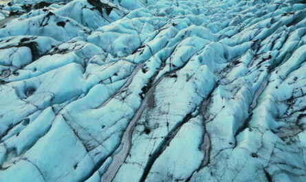 https://www.magnific.com/free-photo/icelandic-frozen-lake-with-ice-blocks-creating-beautiful-nordic-scenery-vatnajokull-glacier-cap-iceland-majestic-diamond-icy-rocks-floating-frosty-waters-ice-landscape-slow-motion_71909164.htm#fromView=search&page=3&position=36&uuid=6e0ac0d9-12e7-43c0-aafe-030ba8430877&query=Can+You+Predict+When+a+Glacier+Will+Collapse%3F
