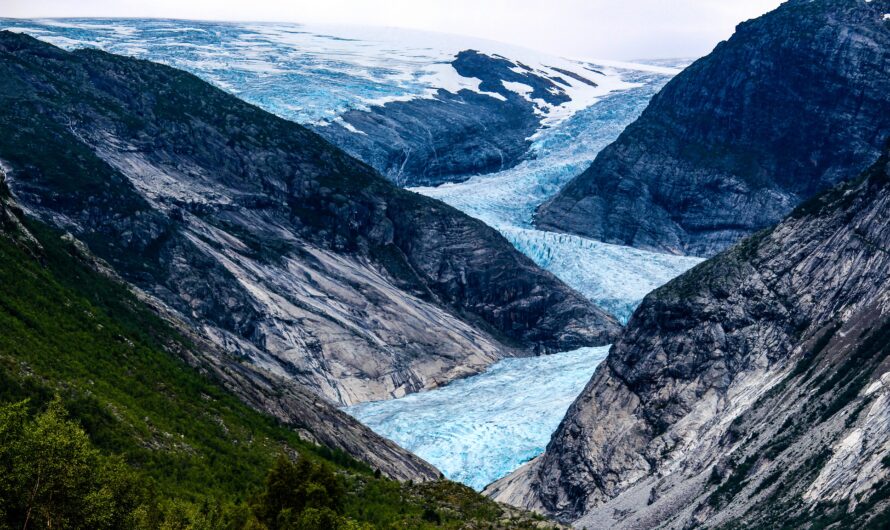 How Do Glaciers Shape the Landscape? Valleys, Fjords, and Mountains