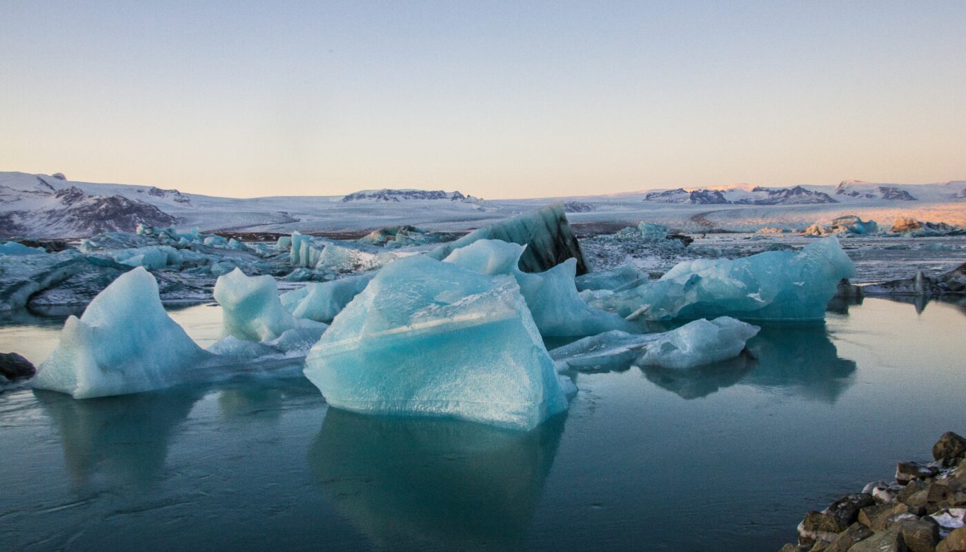https://www.magnific.com/free-photo/landscape-icebergs-with-rocks-jokulsarlon-glacier-lagoon-iceland_9654396.htm#fromView=search&page=2&position=0&uuid=fd951358-b884-46e4-85ad-5c6a468af7a5&track=ais_hybrid&query=Brei%C3%B0amerkurj%C3%B6kull+and+J%C3%B6kuls%C3%A1rl%C3%B3n%3A+Ice%2C+Lagoons%2C+and+Icebergs