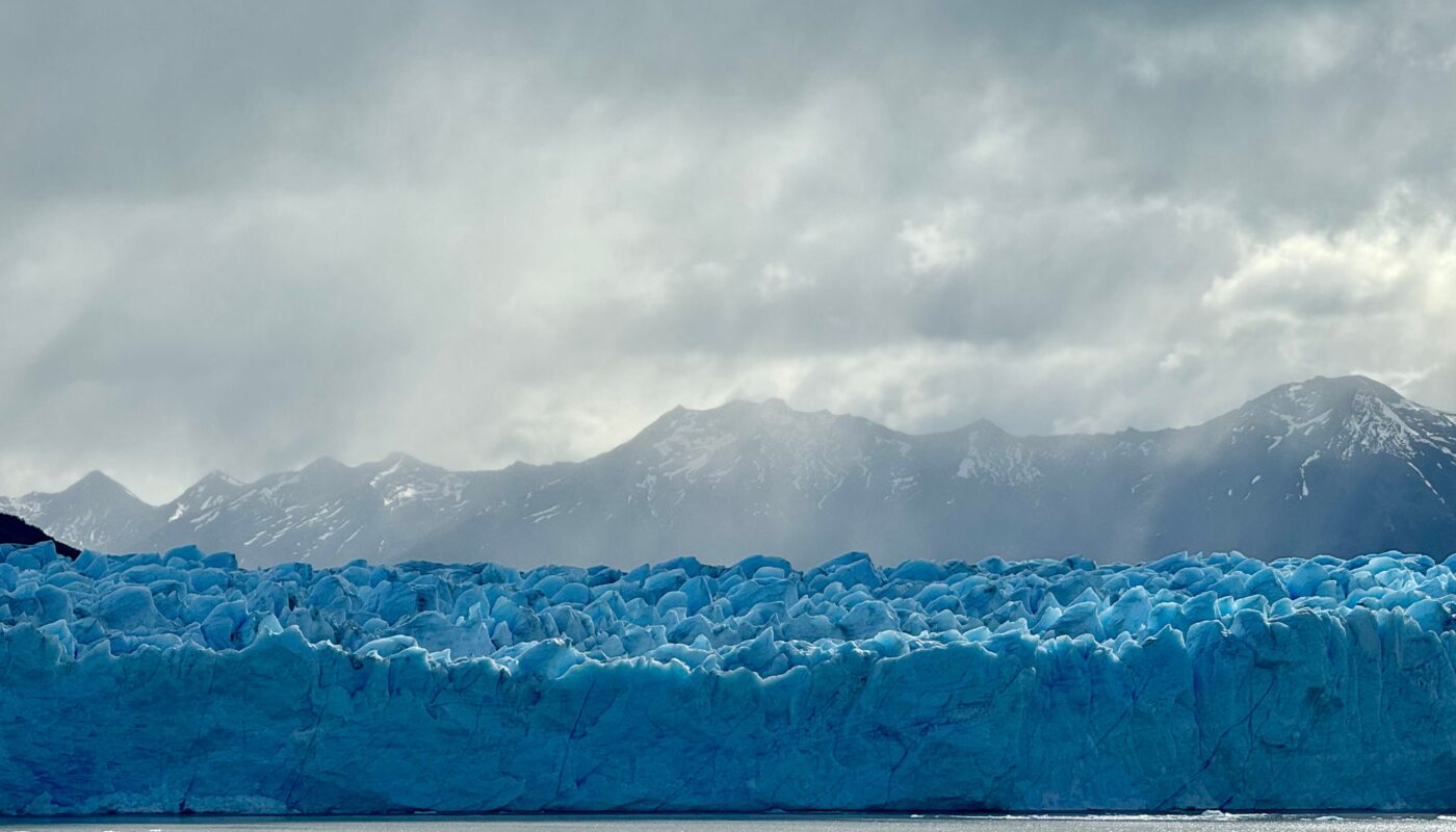 https://www.pexels.com/photo/an-iceberg-located-in-glacier-national-park-in-united-states-20818370/