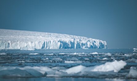 https://www.pexels.com/photo/majestic-antarctic-iceberg-landscape-at-dusk-30429916/